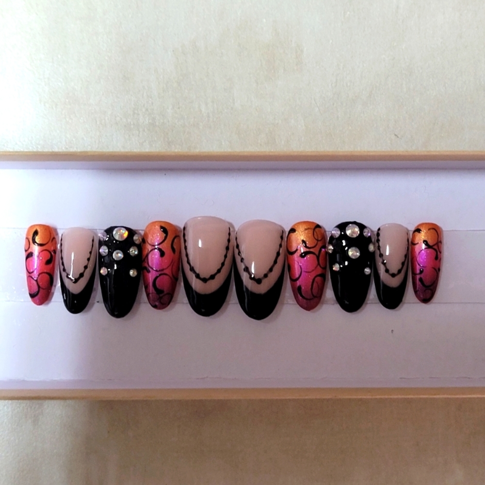 Press on nails